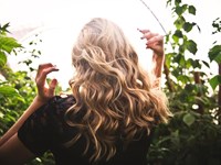7 consejos para recuperar el brillo de tu pelo tras el verano