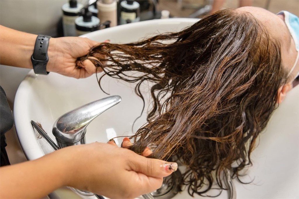 7 errores comunes al lavar tu pelo que quizás estás cometiendo