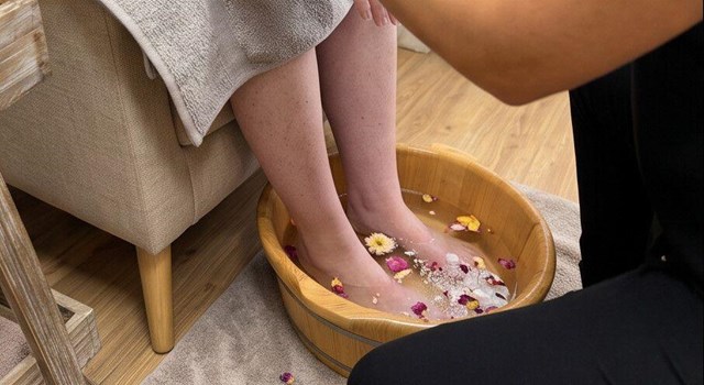 Bioterapia de manos y pies en Vigo para una piel suave y relajada - Imagen 1