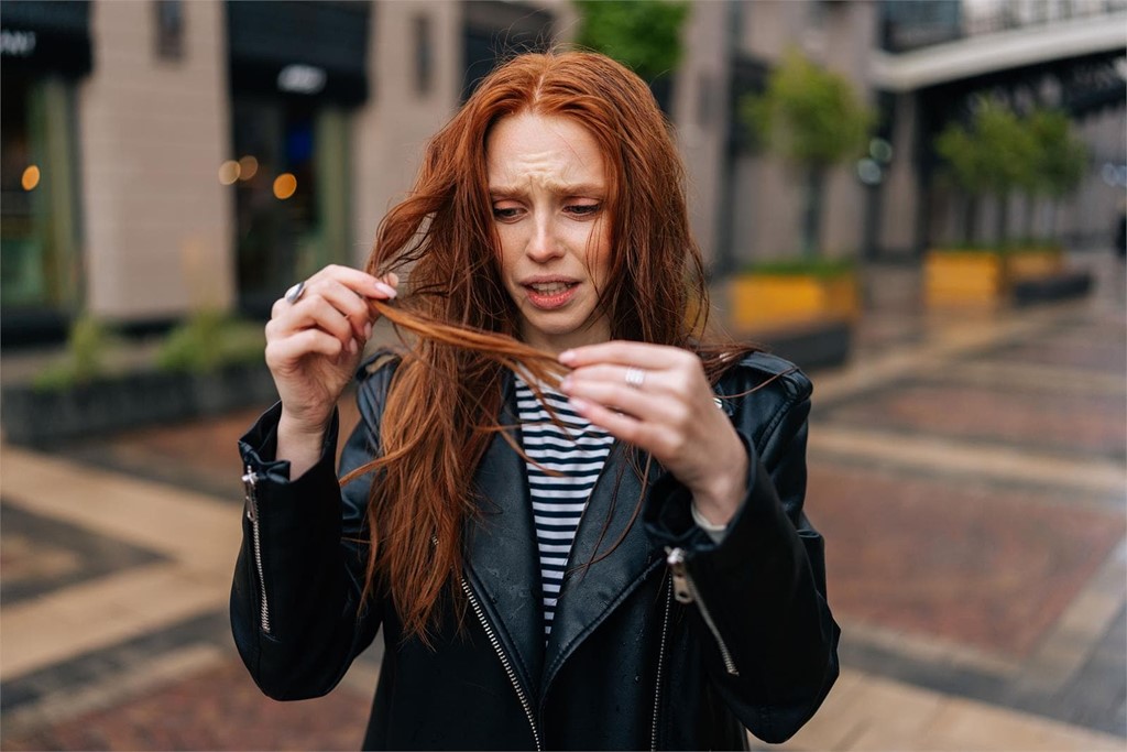 Consejos para proteger tu cabello del frío y la humedad con tratamientos capilares