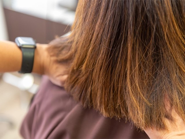 Pelo sano en verano: 10 consejos para proteger tu melena del sol y el cloro