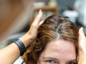¿Te preocupan las canas? Las mejores soluciones en Celeste